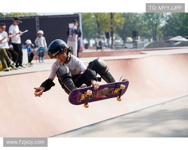 深圳攀岩队在世界滑板锦标赛中的默契配合与精彩表现分析