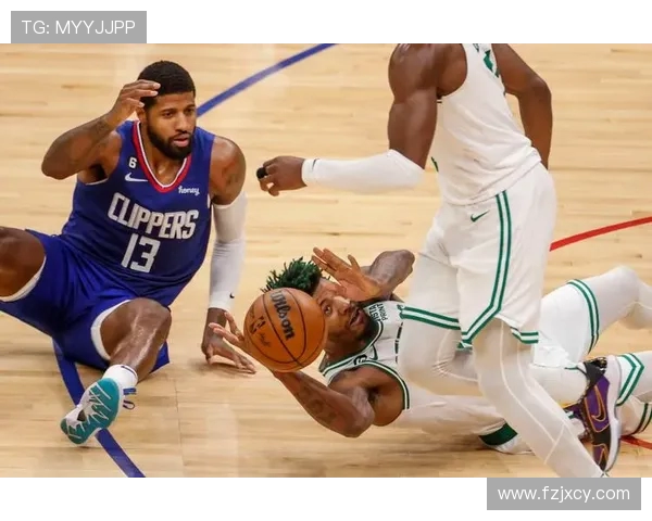 快船与凯尔特人激战正酣NBA赛场精彩瞬间回顾与分析